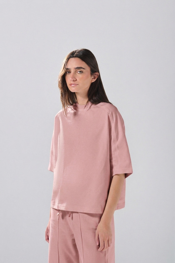 Camiseta unicolor manga corta oversize con corte posterior
