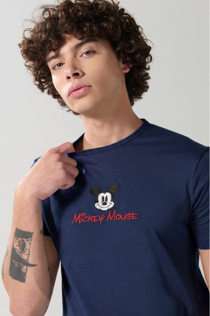 Camiseta manga corta unicolor con arte de Mickey