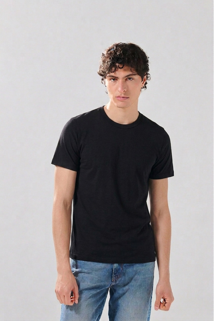 Camiseta unicolor en algodón infaltables con manga corta
