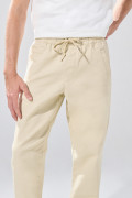 Pantalón tiro bajo jogger unicolor con bolsillos