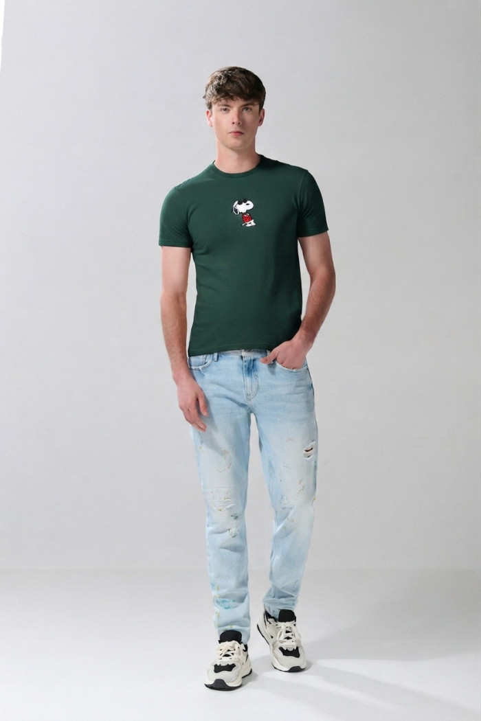 Camiseta unicolor cuello redondo con diseño de Snoopy