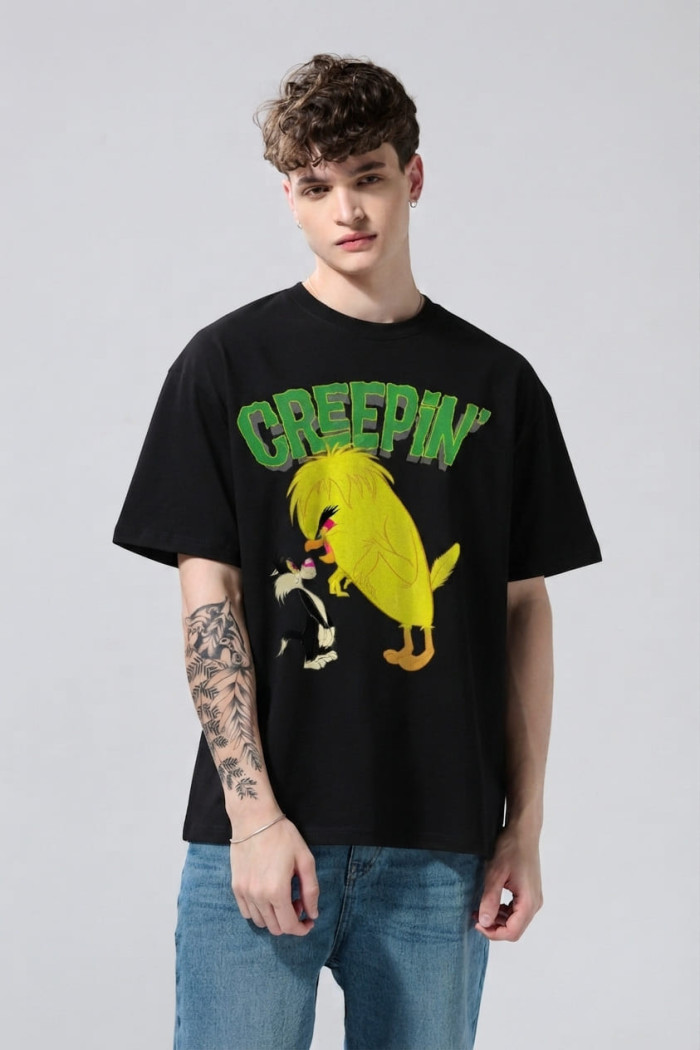 Camiseta negra oversize de Looney Tunes con manga corta