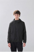 Chaqueta liviana con capota para hombre unicolor rompe viento