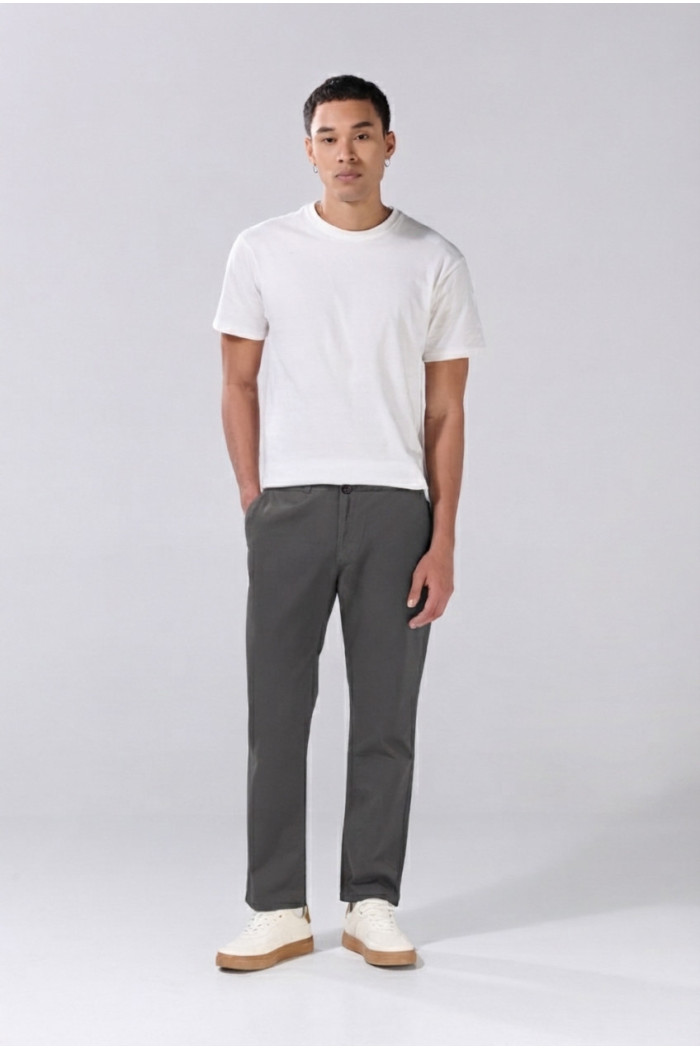 Pantalón straight leg unicolor en dril con tiro medio