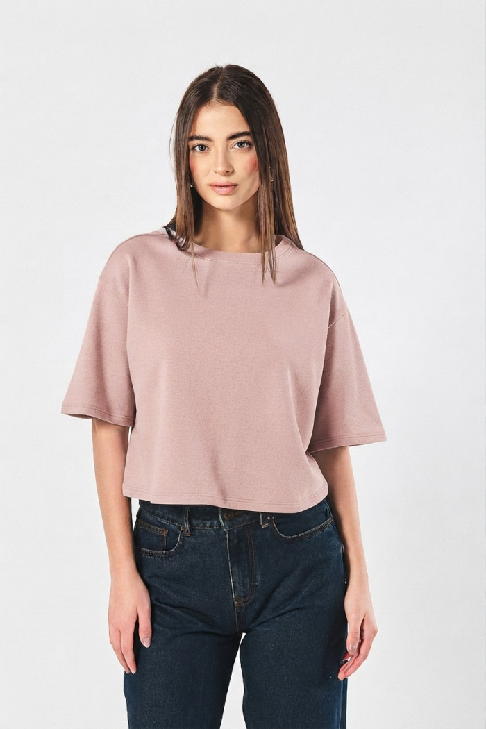 Camiseta crop top unicolor oversize con cuello redondo
