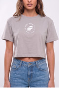 Camiseta crop top gris clara con diseño de Arcángel
