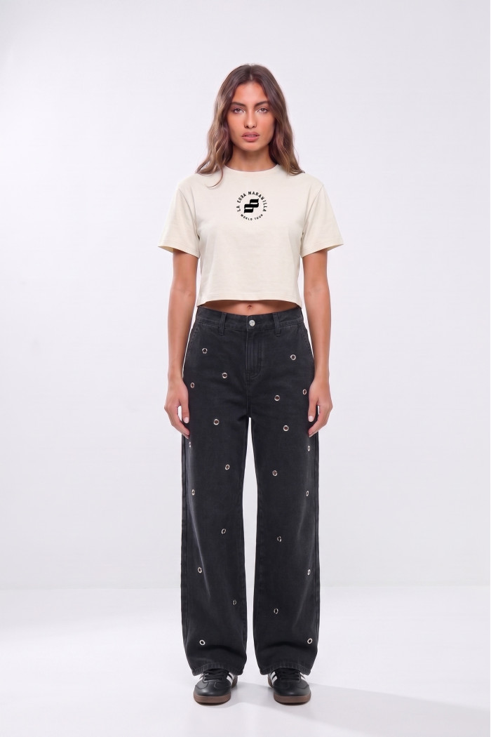 Camiseta crop top crema clara con diseño de Arcángel
