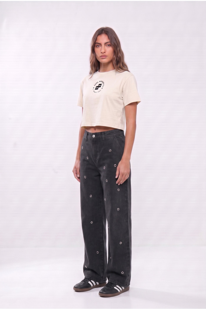 Camiseta crop top crema clara con diseño de Arcángel
