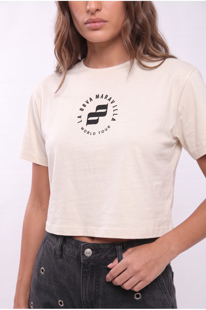Camiseta crop top crema clara con diseño de Arcángel

