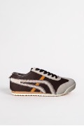 Zapatillas de estilo clásico, suela de caucho de perfil bajo.