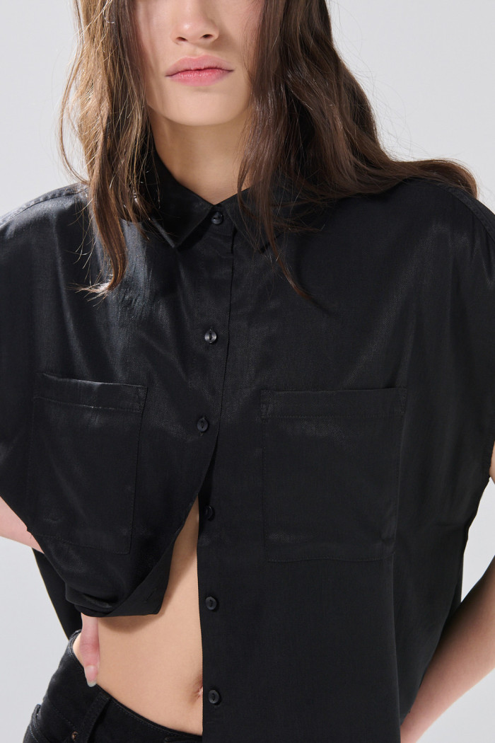 Blusa manga corta unicolor con nudo y estampados