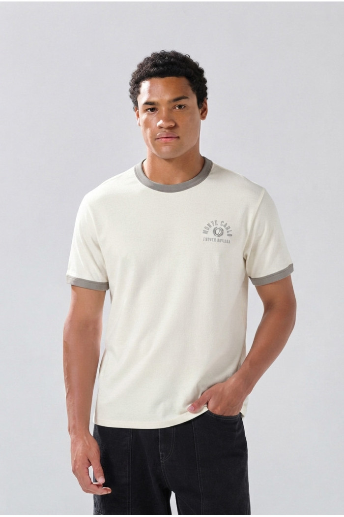 Camiseta crema college manga corta con contrastes grises
