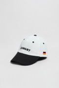 Cachucha beisbolera college crema con visera negra
