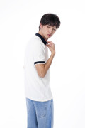 Camiseta polo unicolor con contrastes y texturas de Boho Club
