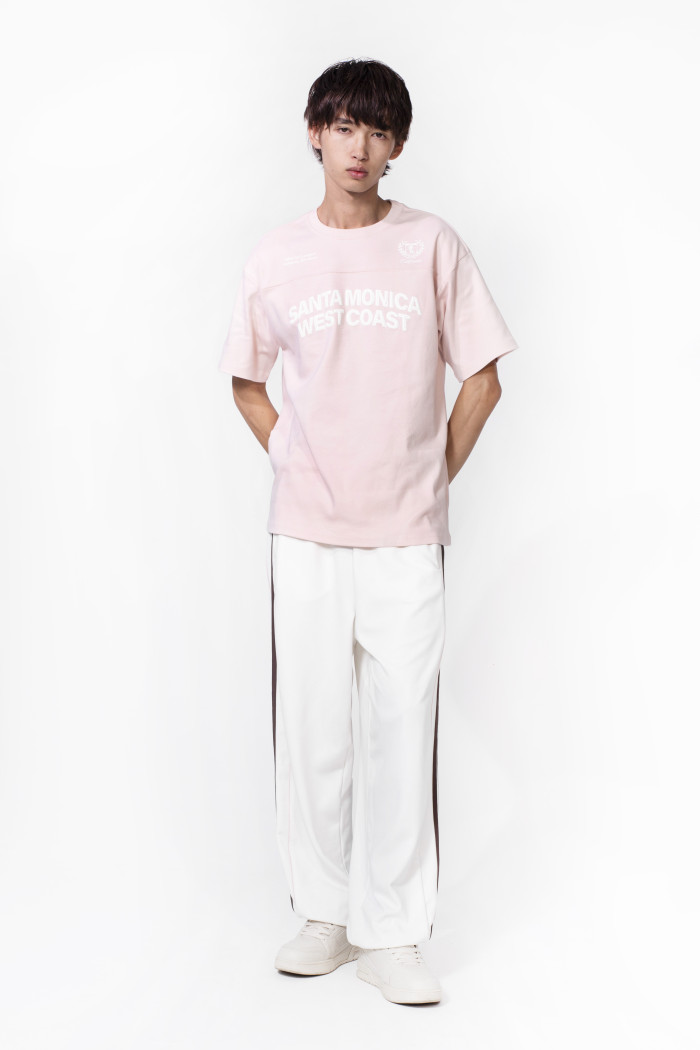 Camiseta rosada en algodón manga corta con arte college
