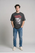 Camiseta negra manga corta oversize de Iron Maiden
