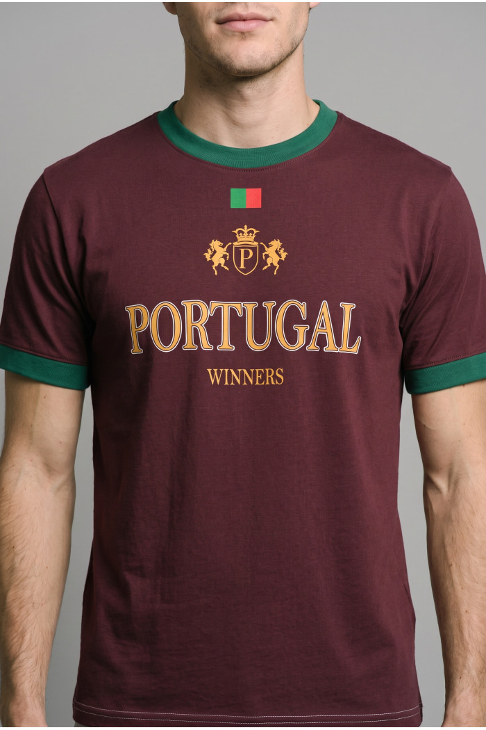 Camiseta manga corta roja intensa college de Fan Edition
