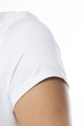 Camiseta cuello redondo unicolor infaltables ajustada
