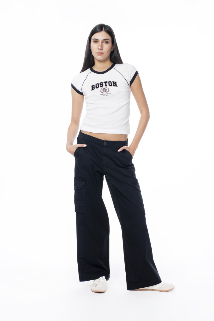 Camiseta manga ranglan college crema con contrastes
