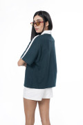 Camiseta femenina fit super oversize manga corta cuello en V.