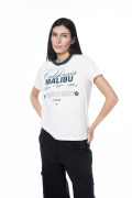 Camiseta college crema con cuello redondo verde
