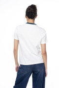 Camiseta college crema clara con cuello redondo verde
