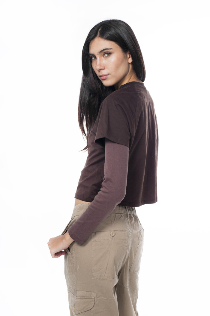 Camiseta crop top café con manga ranglan de Hora de Aventura
