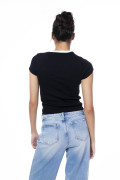 Camiseta negra cuello redondo college con contrastes
