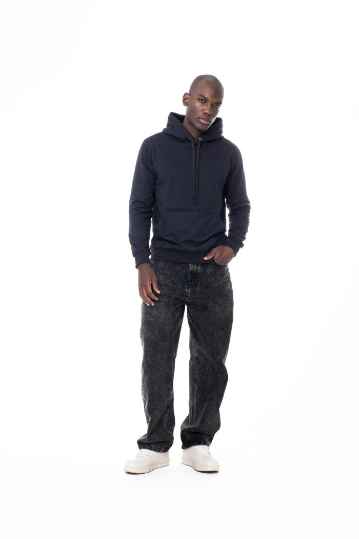 Buzo con capota azul intenso infaltables y bolsillo
