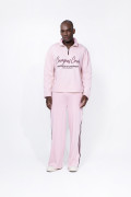 Buzo oversize rosado con cuello alto y arte college
