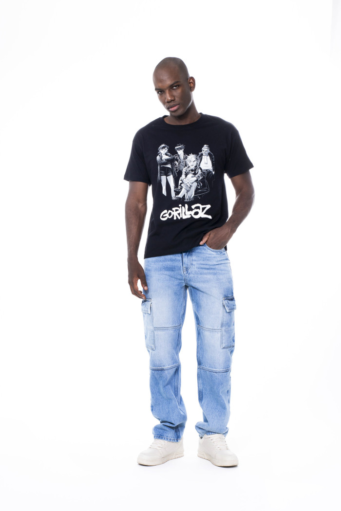 Camiseta cuello redondo negra con estampado de Gorillaz
