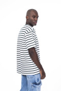 Camiseta a rayas crema clara con cuello redondo verde
