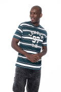 Camiseta cuello redondo crema con rayas y diseño college
