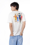 Camiseta crema manga corta con diseños de Gorillaz
