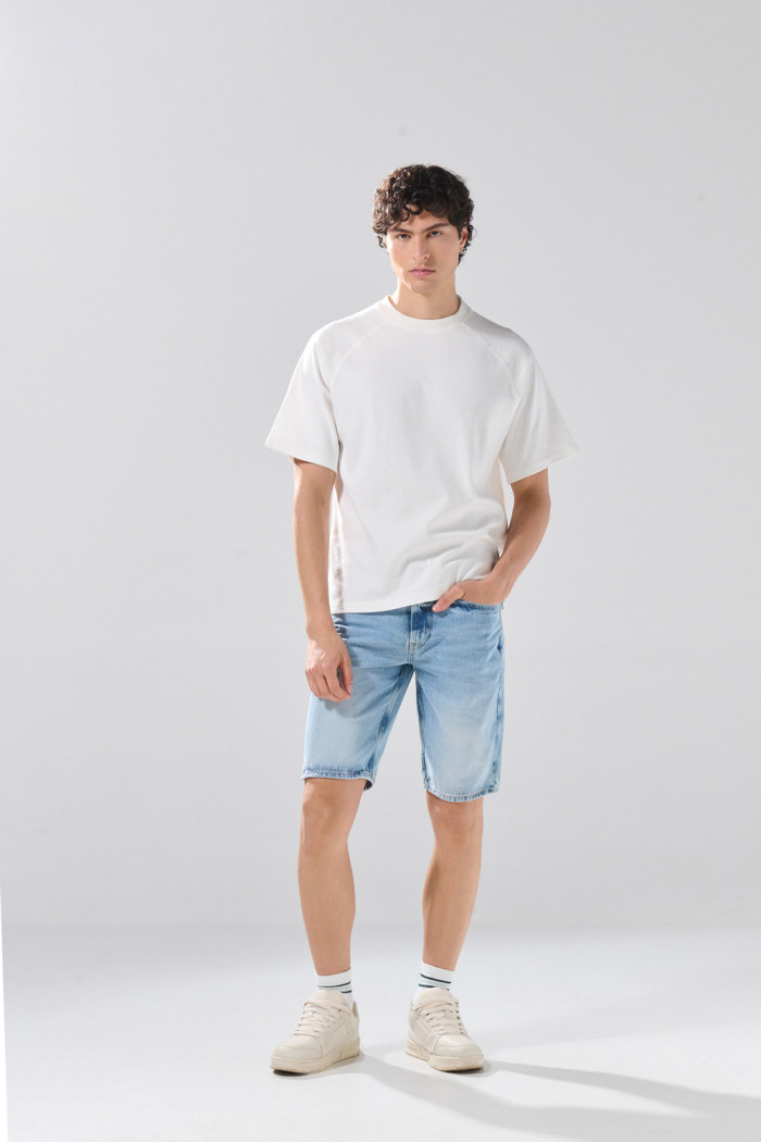 Bermuda de jean infaltables slim azul clara con tiro bajo
