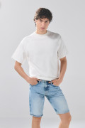 Bermuda de jean infaltables slim azul clara con tiro bajo
