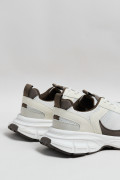 Zapatillas suela gruesa, tipo chunky.