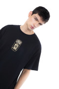 Camiseta negra oversize de Carlos Vives manga corta
