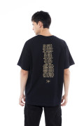 Camiseta negra oversize de Carlos Vives manga corta
