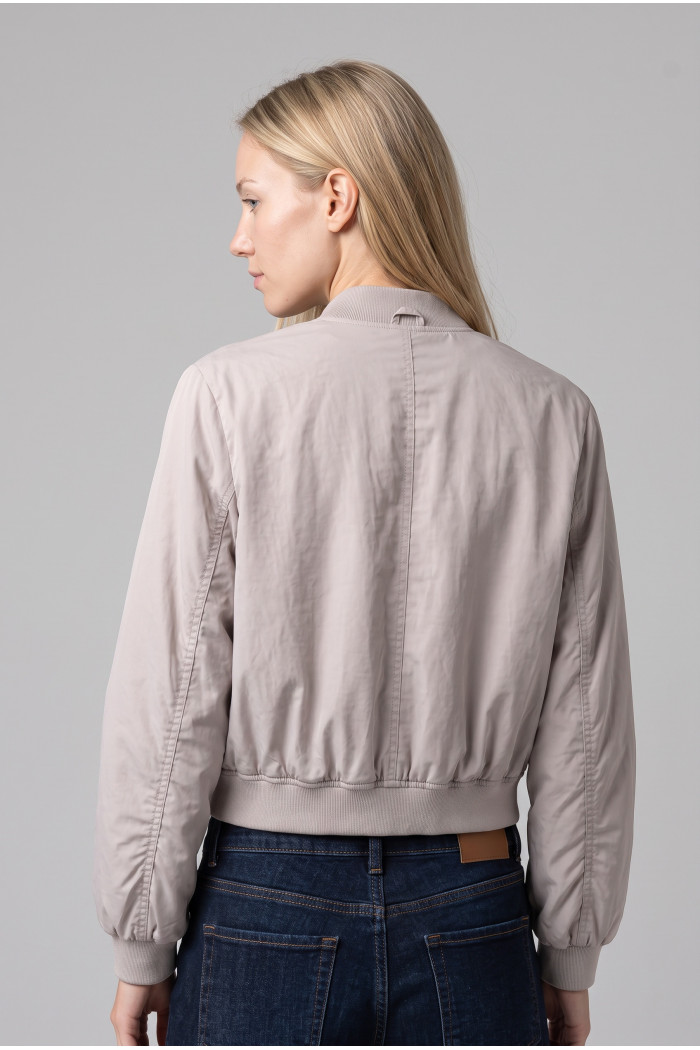 Chaqueta unicolor bomber con cremallera delantera