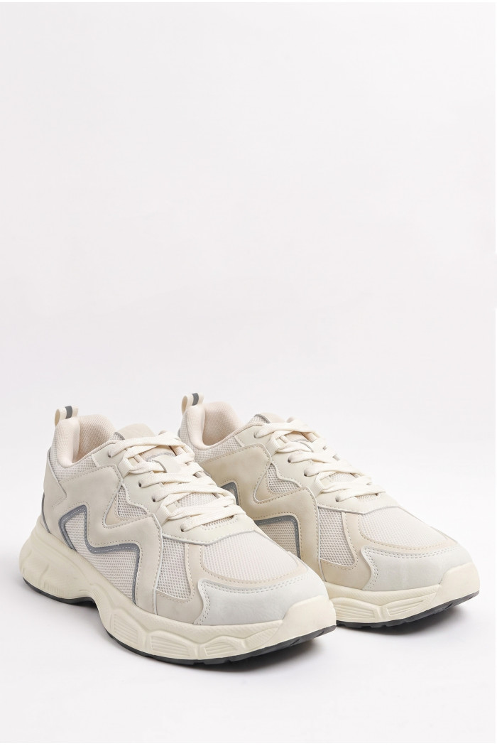 Tenis unicolores de plataforma con texturas y contrastes