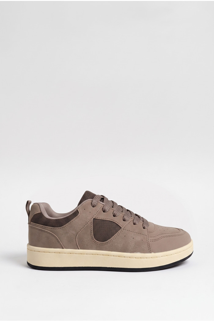 Tenis de suela plana casuales unicolores con perforaciones