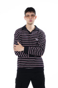 Camiseta negra con cuello polo, arte college y manga larga

