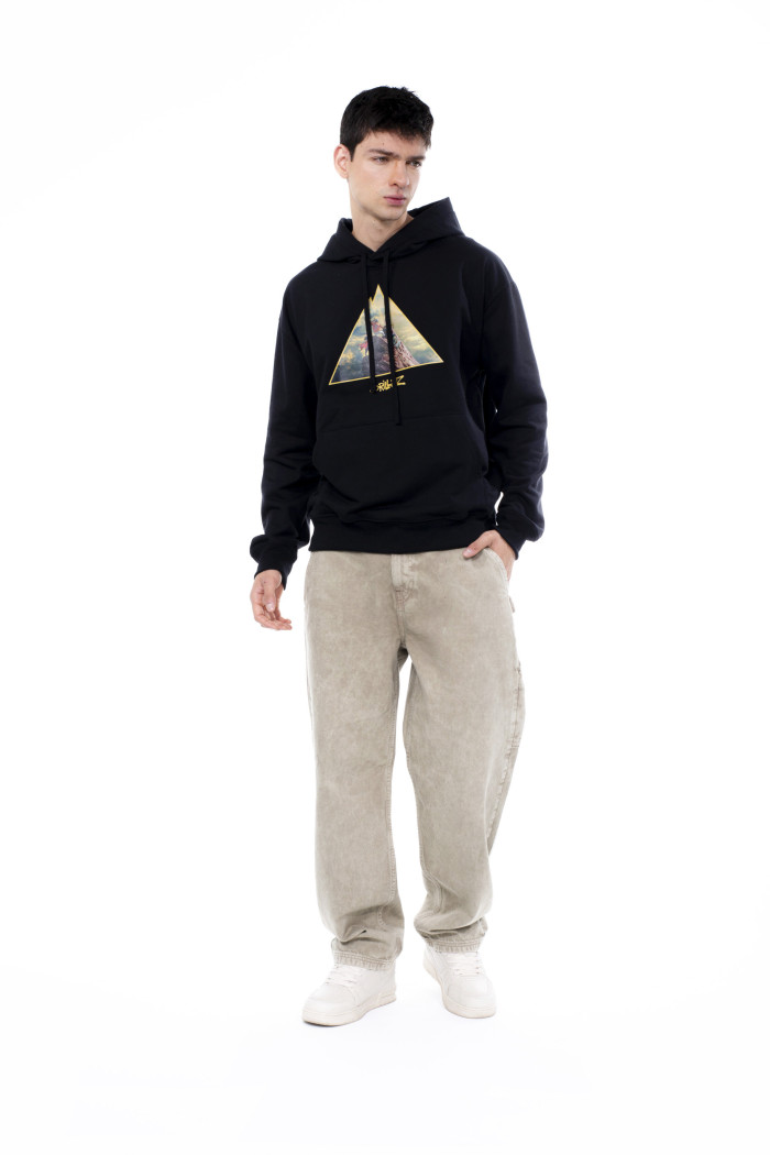 Buzo oversize negro con capota y diseños de Gorillaz
