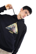 Buzo oversize negro con capota y diseños de Gorillaz

