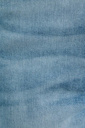 Jean mom bota recta azul claro con súper tiro alto