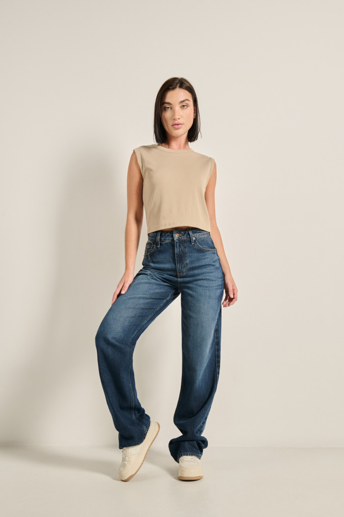 Jean 90´S azul oscuro tiro alto con bolsillos y bota recta