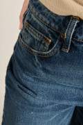 Jean 90´S azul oscuro tiro alto con bolsillos y bota recta