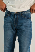 Jean 90´S azul oscuro tiro alto con bolsillos y bota recta