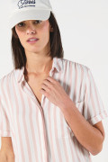 Blusa unicolor con cuello camisero y rayas en contraste